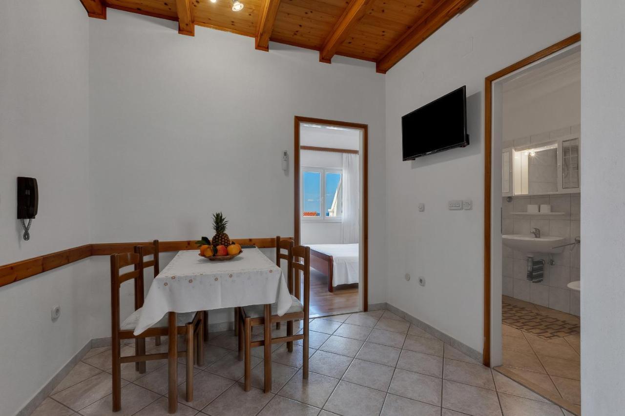 Apartments Tihomir Musac 오미스 외부 사진