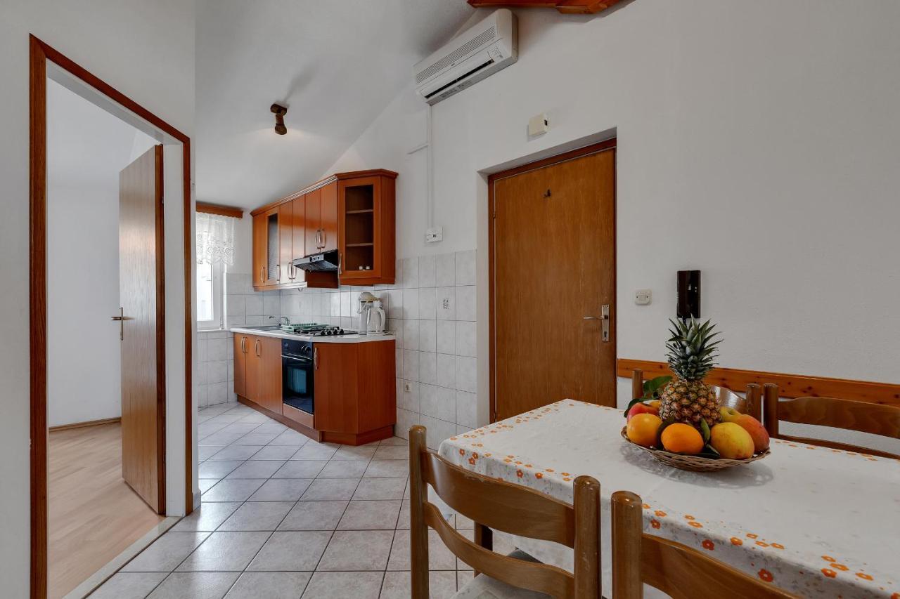 Apartments Tihomir Musac 오미스 외부 사진